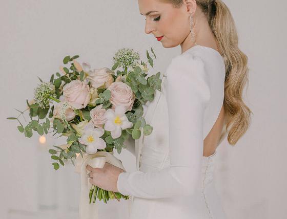 Bridal Hairstyles for a Long Sleeved Dress