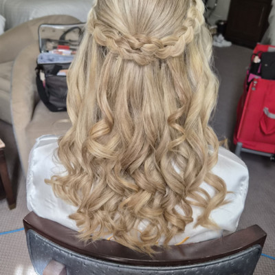 Absolutely Flawless Bridal Hair and Makeup - Wedding Review Image