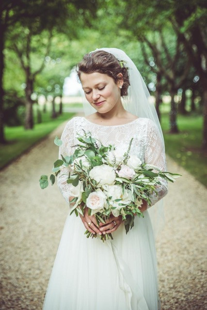 Alice's relaxed South Farm wedding - Make Me Bridal Artist: Cambridge Makeup Artist - Hair & Makeup. Photography by: Gareth Jones. #rustic #relaxedupdo #freshfaced