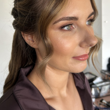 Featured portfolio item for Lauren Garfitt Makeup & Hair