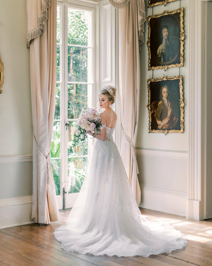 Styled editorial at the opulent Prestwold Hall, Leicestershire. - Make Me Bridal Artist: Blondelle Beauty. Photography by: Sophie May Photo. #bridalmakeup #romantic #luxury #luxurywedding