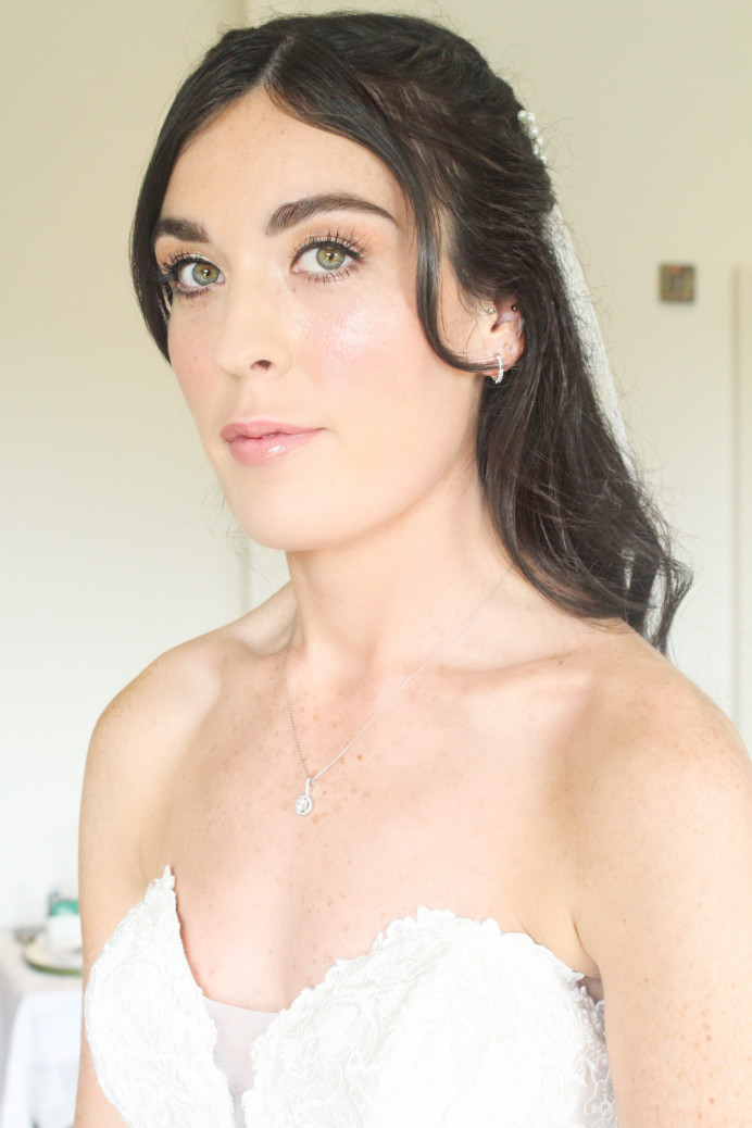 Sharne - married at Cleatham Hall, Lincolnshire in June 2021. - Make Me Bridal Artist: Blondelle Beauty. Photography by: Samantha Harrison. #bridalmakeup #nudelip #romantic #luxury #luxe #luxurywedding