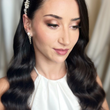 Hollywood wave and glam makeup by our stylist Charlotte
https://www.thebridalstylists.co.uk/charlotte-london - #hollywoodwaves #glammakeup