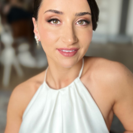 Soft glam makeup by our stylist Charlotte
https://www.thebridalstylists.co.uk/charlotte-london - #softglammakeup