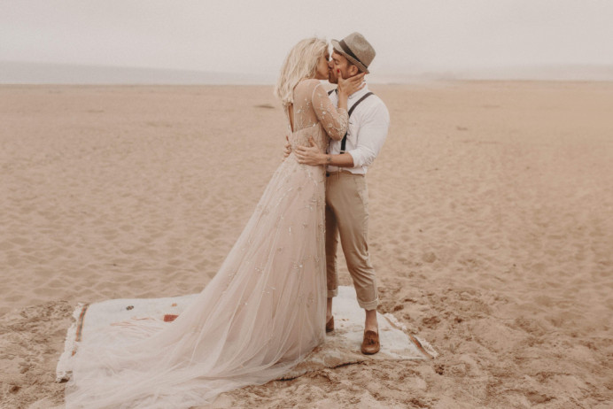 The best
gift a man
can give to his
woman.
Is his time,
his attention,
and his love. - Make Me Bridal Artist: Hidden Beauty. Photography by: Stacey Clarke . #bohemian #endlesslove #beachvibes #magiccarpet