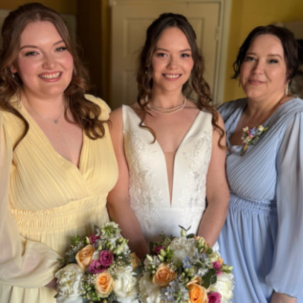 Hair & makeup by me for the bride, bridesmaid and mother of the bride - #classic #glamorous #naturalmakeup #halfuphair #bridalmakeup #bridesmaidhairandmakeup #motherofthebride