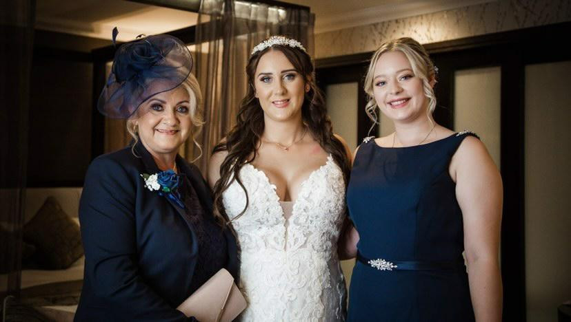 Glam bride - Make Me Bridal Artist: Sidni Leigh Makeup Artist. Photography by: Holly. #glamorous #bridalmakeup #bridesmaidmakeup #motherofthebride #glambride