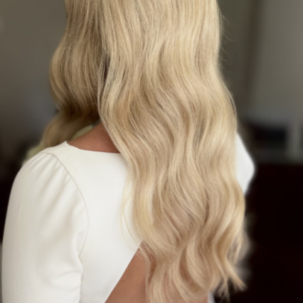  #blonde #weddinghairdown #softcurls #hampshiremakeupartist #weddingmakeupartisthampshire #effortlesshair #hampshirehair #softweddinghair