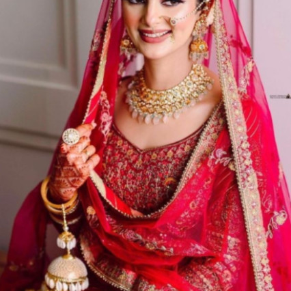  #classic #glamorous #naturalmakeup #weddingmorning #gettingready #bridalmakeup