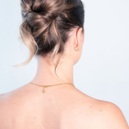 twisted updo - Photography by: Emma Hollamby. #hairup #bridesmaidhair #twistedupdo