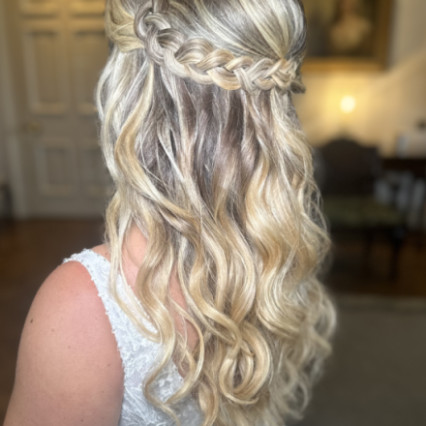 half up bridal hair with braid - Photography by: unknown. #boho #halfuphair