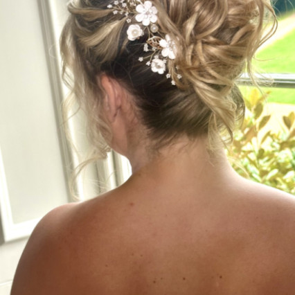 updo with curls - Photography by: unknown. #boho #updo