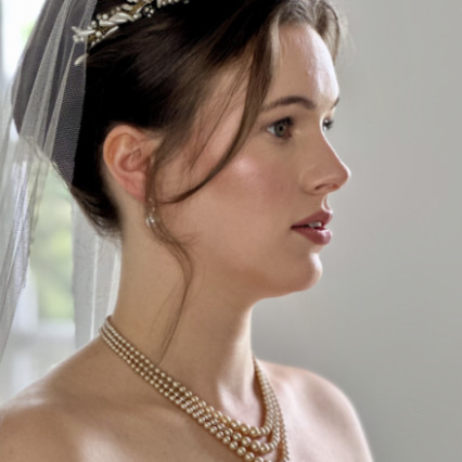  #vintage #naturalmakeup #roselip #hairup #bridesmaidhairandmakeup