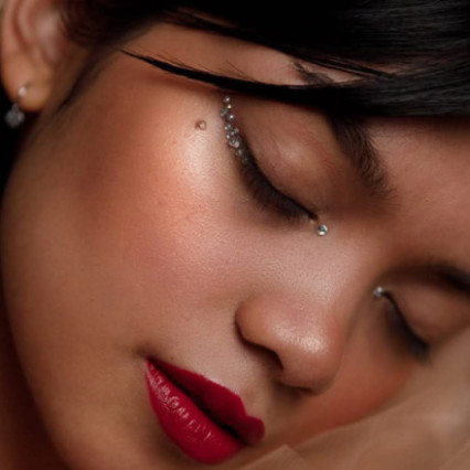 Makeup/hair @glowbyjuliana - Photography by: Dorotka. #classic #bridalmakeupartist #redlips