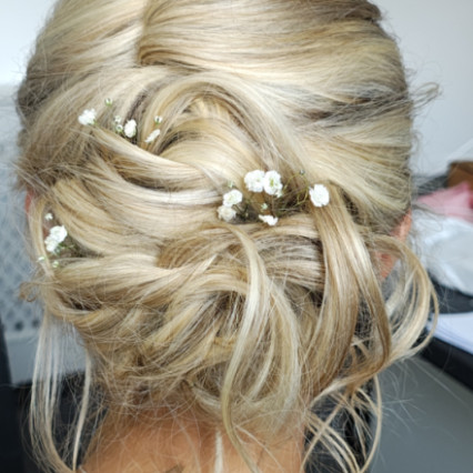  #bridalhair #bridalhairstylist #messyupdo #bohemian