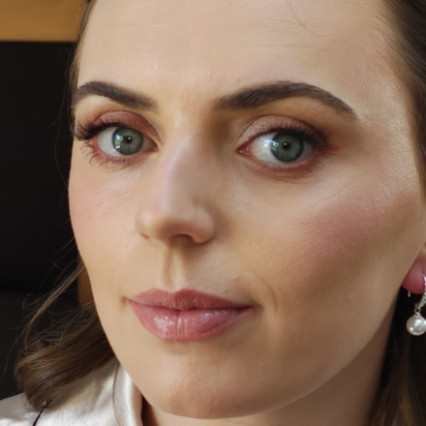 Contact me directly for prices on 07522 290188
Or via Instagram @glowbyjuliana - #modernbride #softglam