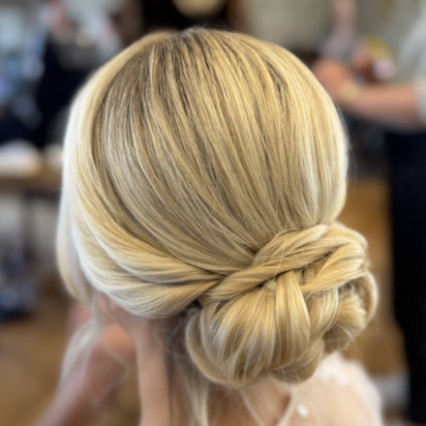 bridal updo, soft romantic and effortless bridal hair - #bridalhair #softupdo #softhairup #bridalupdo