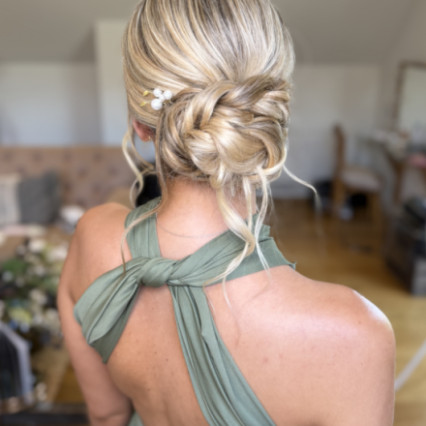 Featured portfolio item for Alice Porter Make-up & Hair