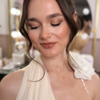 Featured portfolio item for Kate Makhlai makeup artist