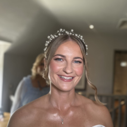  Photography by: Na. #bridalmakeup #bridalhair