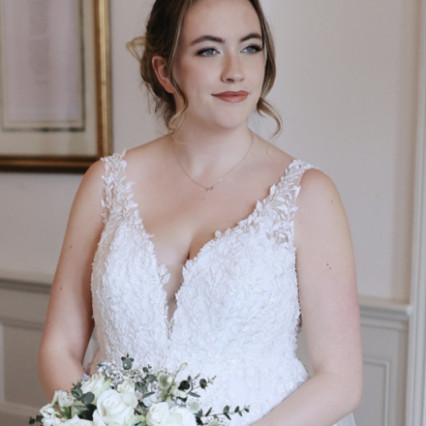 Featured portfolio item for Izzy Milne MUA