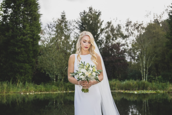 Beautiful modern bridal makeup style - Make Me Bridal Artist: Jenna Dale Makeup Artist. Photography by: Jon Thorne. #elegantmakeup #beautifulbridalmakeup #modernbride #polished