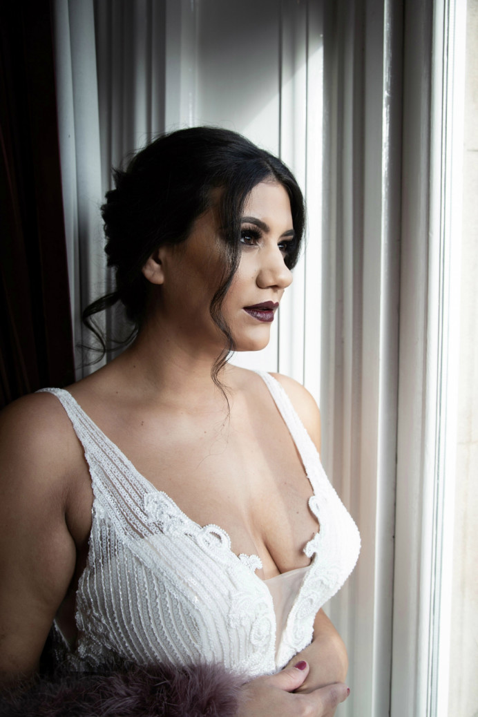 Beautiful Lois looks Devine in her berry statement lip - Make Me Bridal Artist: Amy Collins Makeup Artist . Photography by: Rhian Grayson. #glamorous #romantic #winterwedding #berrylip #darklips #luxury #sultry #polished