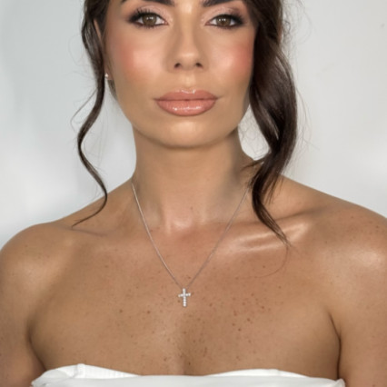 Modern glam bridal look - #glamorous #bride #glambride #glowingskin #timeless #modernbride #radiant