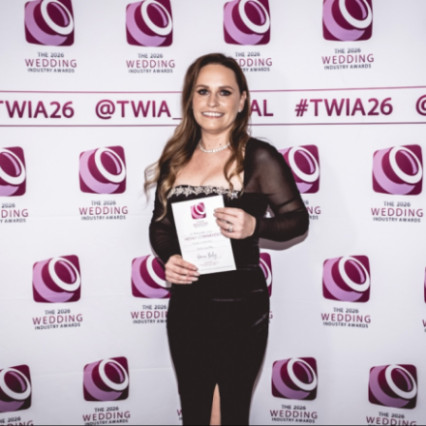 Awarded Highly
Commended south central makeup artist 2026! - #awardwinning