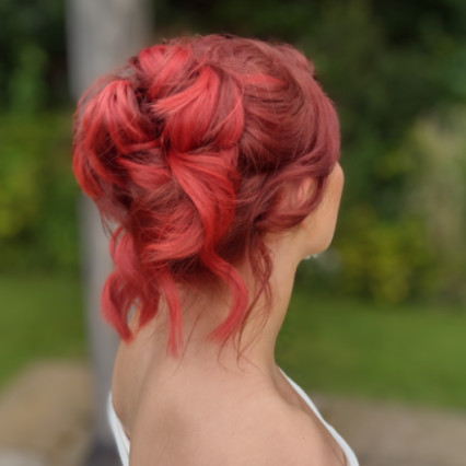 Modern day bridal up do hairstyle - #updo #relaxedupdo #weddinghair #bridalhairstylist #hairstyling #redhead #modernbride