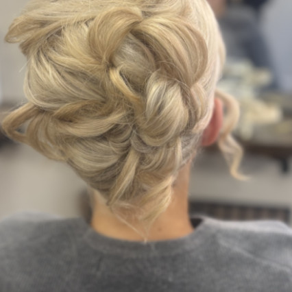 Featured portfolio item for Niamh Hill Hair