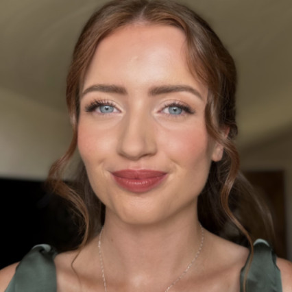 Maya// 
The IT girl bridesmaid makeup! - #weddingmorning #gettingready #glow #bridesmaid #freshfaced