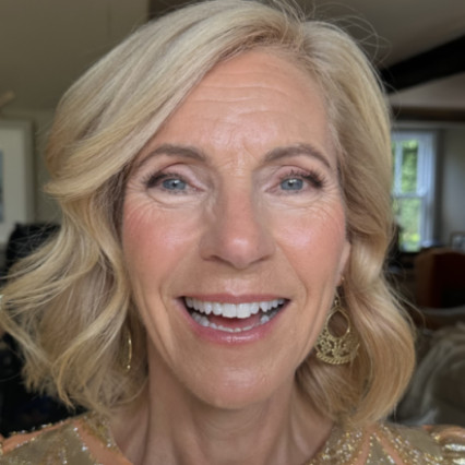 Mother of the bride, effortlessly glowing glam! - #motherofthebride #elegantmakeup #subtlesmokeyeye #dewyskin #soft
