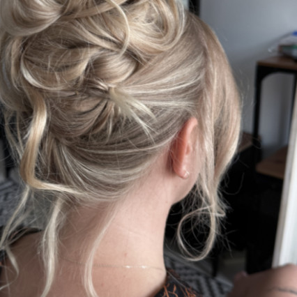 Featured portfolio item for Hannah Bailey Bridal Hair & Makeup