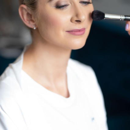 Sleek low bun with soft natural make-up - #classic #bridalmakeup #bridalhair