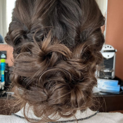 Beautiful textured updo for the Bride - #bridalhair #softcurls #twistedupdo