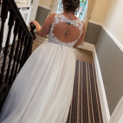 Messy bridal updo

Clitheroe, Ribble Valley, Lancashire, Blackburn, Whalley, Skipton, Yorkshire, Manchester, Cheshire - #bridalhair #hairup