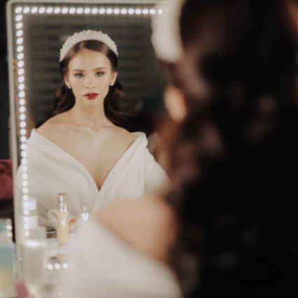  Photography by: Kevin Davis. #vintage #glamorous #bridalmakeup #bridalhair