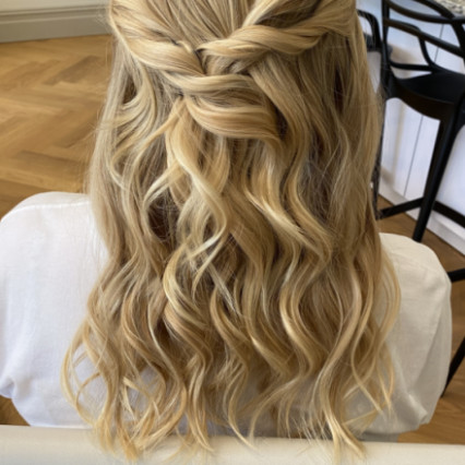 Featured portfolio item for Annie L Bridal Hair