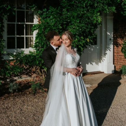  #bridalmakeup #blushingbride