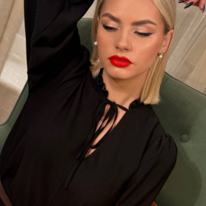 Featured portfolio item for Austeya Artistry London