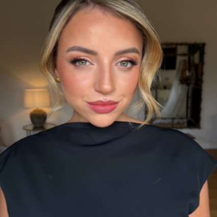  Photography by: By Rebecca Eve. #glamorous #bridesmaidmakeup #bridesmaid #modern #softglam