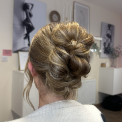  #bohemian #boho #bohoupdo #detailedupdo #softupdo