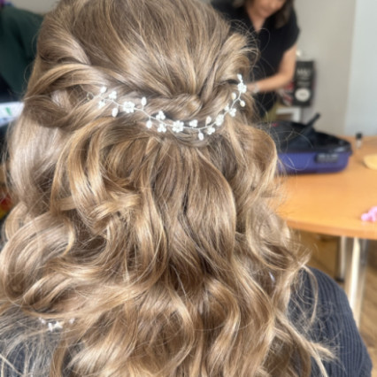  #bohemian #flowercrown #halfuphair #hairvine #halfuphair #halfuphair