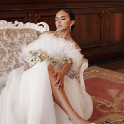  Photography by: -. #classic #bridalmakeup