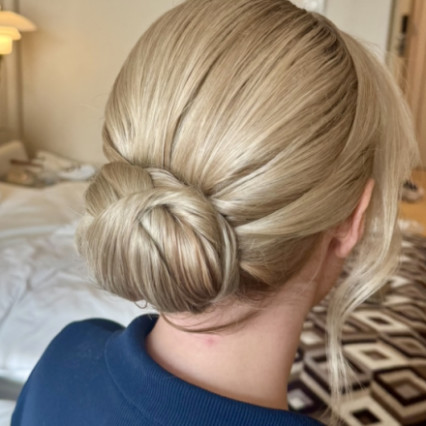  Photography by: Milena Shevtsova. #bridalhairstylist