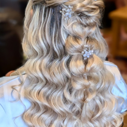  #boho #blonde #dorsethair #bohobride #halfuphalfdown