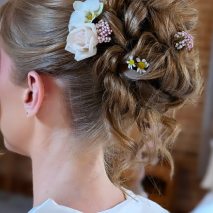  #bohemian #flowersinherhair #dorsethair #floral