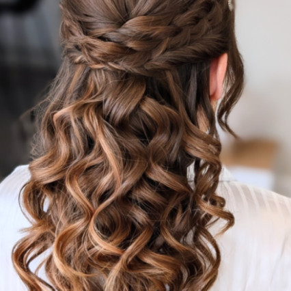  #brunette #dorsethair #braidedhalfuphalfdown #halfuphair