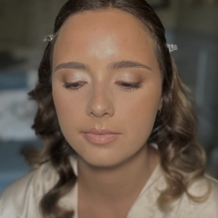 Featured portfolio item for Makeupbyilaria_